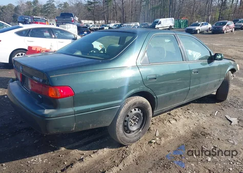 2000 Toyota Camry Le V6 z USA, uszkodzony, nr VIN 4T1BF22K4YU957362